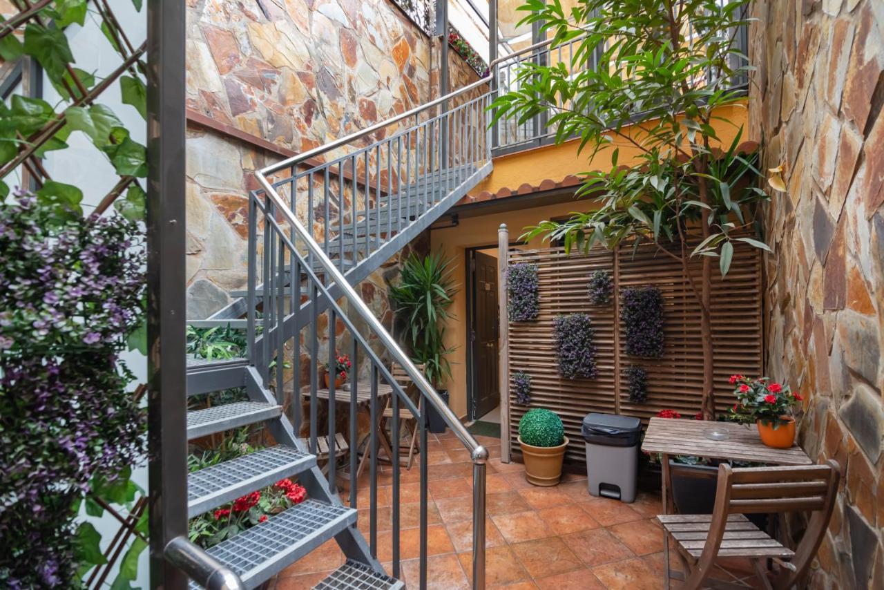 Gasthof House 2*